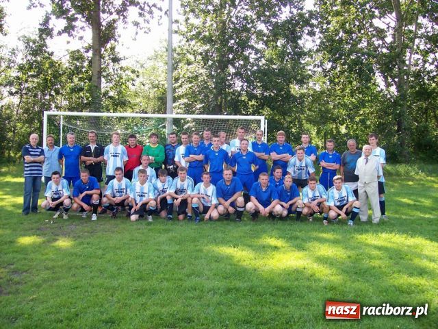 Zdjęcie w galerii na portalu naszraciborz.pl: Mecze dla kibiców, odznaki dla zasłużonych wiadomości z regionu