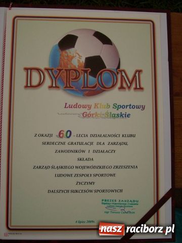 Zdjęcie w galerii na portalu naszraciborz.pl: Mecze dla kibiców, odznaki dla zasłużonych wiadomości z regionu