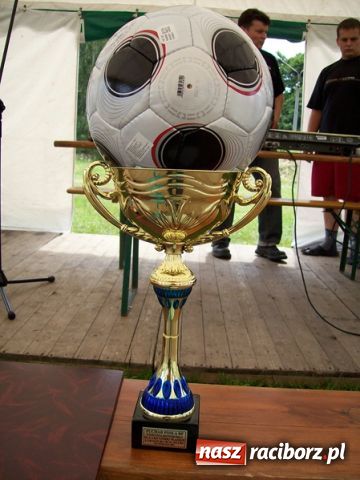 Zdjęcie w galerii na portalu naszraciborz.pl: Mecze dla kibiców, odznaki dla zasłużonych wiadomości z regionu