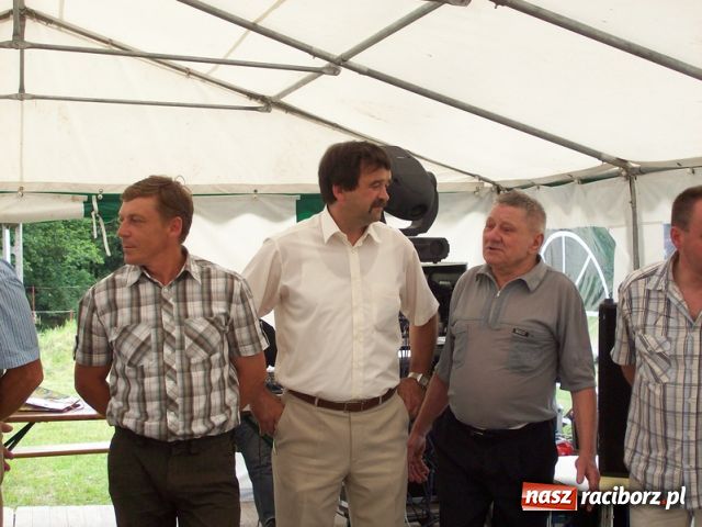 Zdjęcie w galerii na portalu naszraciborz.pl: Mecze dla kibiców, odznaki dla zasłużonych wiadomości z regionu