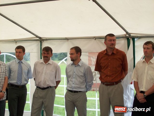 Zdjęcie w galerii na portalu naszraciborz.pl: Mecze dla kibiców, odznaki dla zasłużonych wiadomości z regionu