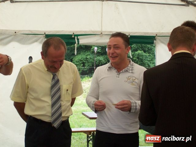 Zdjęcie w galerii na portalu naszraciborz.pl: Mecze dla kibiców, odznaki dla zasłużonych wiadomości z regionu