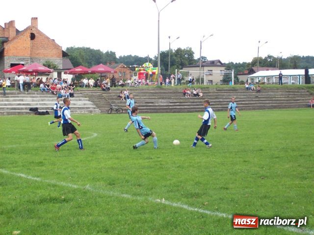 Zdjęcie w galerii na portalu naszraciborz.pl: Mecze dla kibiców, odznaki dla zasłużonych wiadomości z regionu