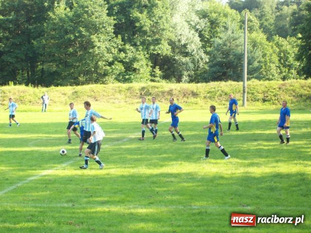 Zdjęcie w galerii na portalu naszraciborz.pl: Mecze dla kibiców, odznaki dla zasłużonych wiadomości z regionu