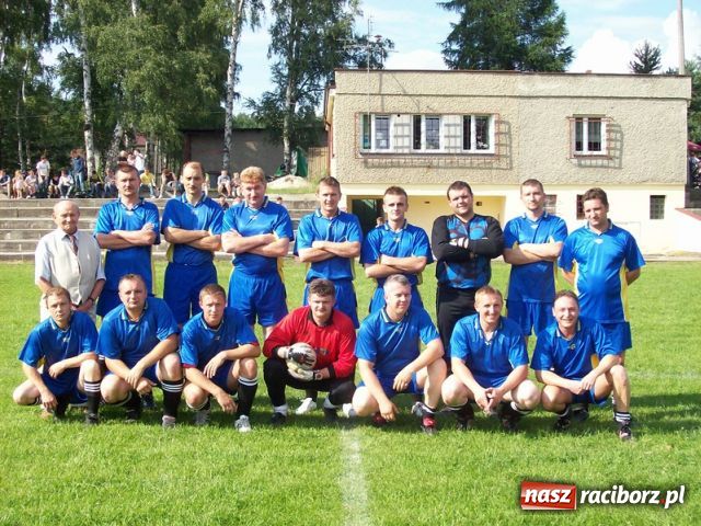 Zdjęcie w galerii na portalu naszraciborz.pl: Mecze dla kibiców, odznaki dla zasłużonych wiadomości z regionu