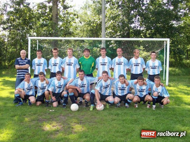 Zdjęcie w galerii na portalu naszraciborz.pl: Mecze dla kibiców, odznaki dla zasłużonych wiadomości z regionu