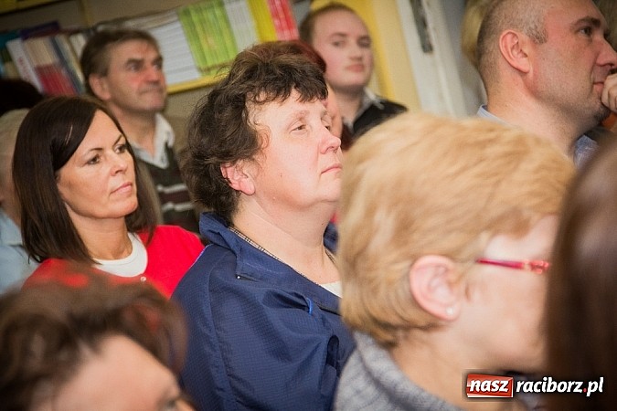 Zdjęcie w galerii na portalu naszraciborz.pl: Borewicz/Malanowski w raciborskiej bibliotece wiadomości z regionu