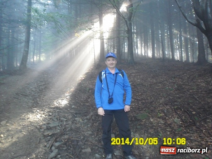 Zdjęcie w galerii na portalu naszraciborz.pl: Wędrówka na najwyższy szczyt Beskidu Makowskiego wiadomości z regionu