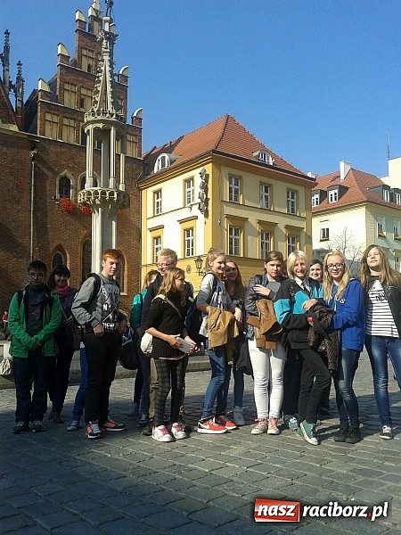 Zdjęcie w galerii na portalu naszraciborz.pl: Czarny teatr z G5 we Wrocławiu wiadomości z regionu