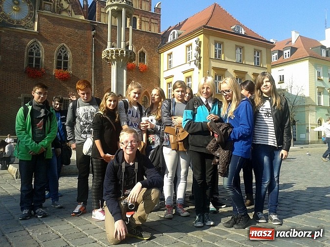 Zdjęcie w galerii na portalu naszraciborz.pl: Czarny teatr z G5 we Wrocławiu wiadomości z regionu