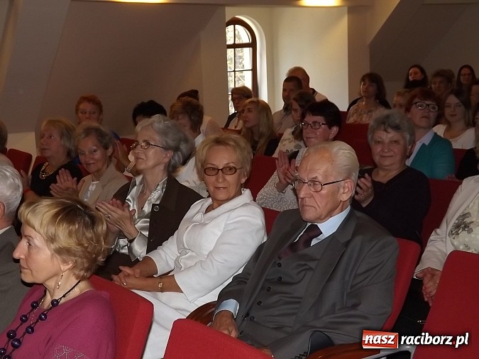 Zdjęcie w galerii na portalu naszraciborz.pl: Medyk w Raciborzu ma już 50 lat!  wiadomości z regionu