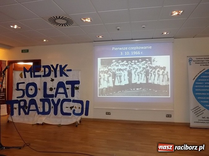 Zdjęcie w galerii na portalu naszraciborz.pl: Medyk w Raciborzu ma już 50 lat!  wiadomości z regionu