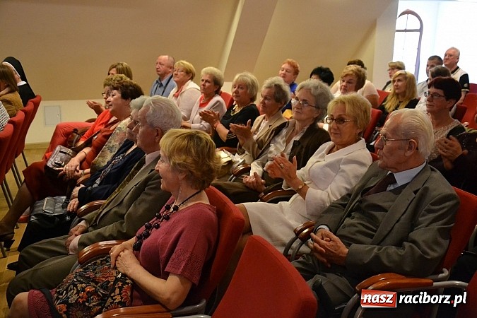 Zdjęcie w galerii na portalu naszraciborz.pl: Medyk w Raciborzu ma już 50 lat!  wiadomości z regionu