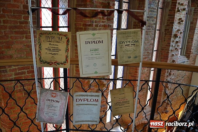 Zdjęcie w galerii na portalu naszraciborz.pl: Medyk w Raciborzu ma już 50 lat!  wiadomości z regionu