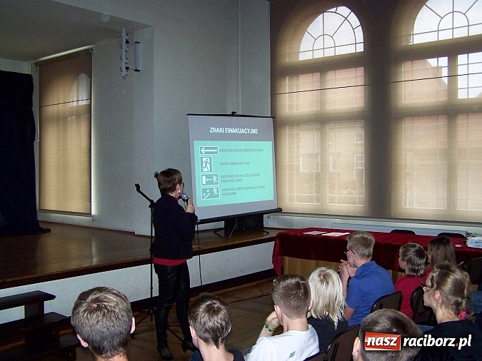 Zdjęcie w galerii na portalu naszraciborz.pl: Co wiem o ochronie przeciwpożarowej i zasadach ewakuacji w G5? wiadomości z regionu
