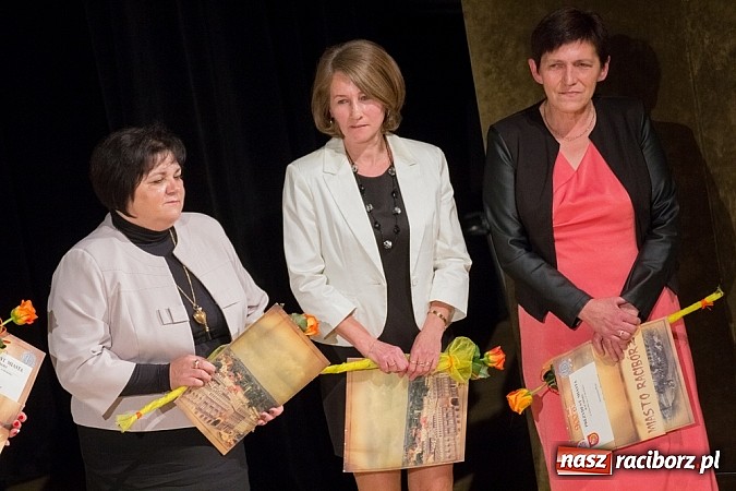 Zdjęcie w galerii na portalu naszraciborz.pl: Miejskie obchody Dnia Edukacji Narodowej wiadomości z regionu