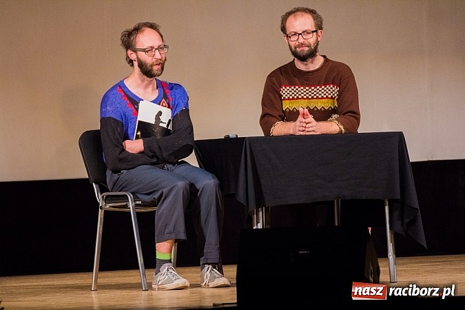 Zdjęcie w galerii na portalu naszraciborz.pl: Łowcy. B bawili publiczność w RCK wiadomości z regionu