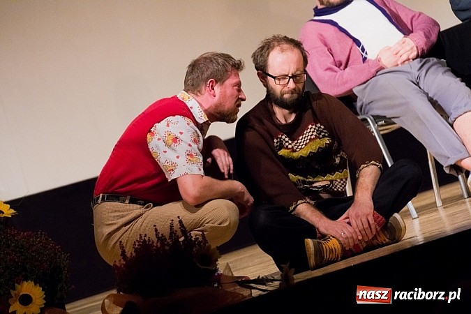 Zdjęcie w galerii na portalu naszraciborz.pl: Łowcy. B bawili publiczność w RCK wiadomości z regionu