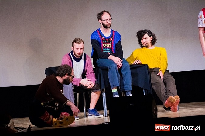 Zdjęcie w galerii na portalu naszraciborz.pl: Łowcy. B bawili publiczność w RCK wiadomości z regionu