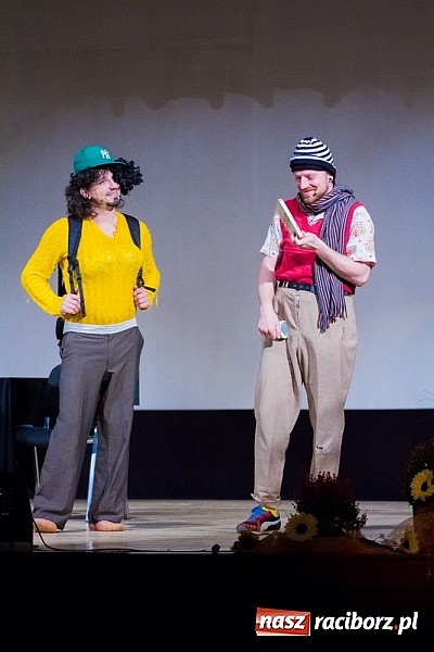 Zdjęcie w galerii na portalu naszraciborz.pl: Łowcy. B bawili publiczność w RCK wiadomości z regionu