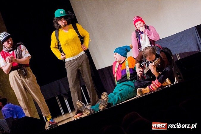 Zdjęcie w galerii na portalu naszraciborz.pl: Łowcy. B bawili publiczność w RCK wiadomości z regionu