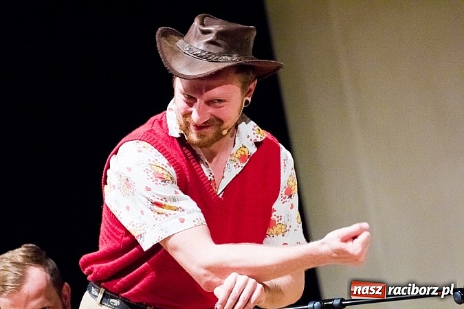 Zdjęcie w galerii na portalu naszraciborz.pl: Łowcy. B bawili publiczność w RCK wiadomości z regionu