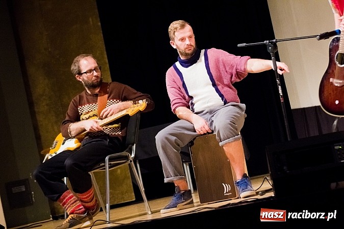 Zdjęcie w galerii na portalu naszraciborz.pl: Łowcy. B bawili publiczność w RCK wiadomości z regionu