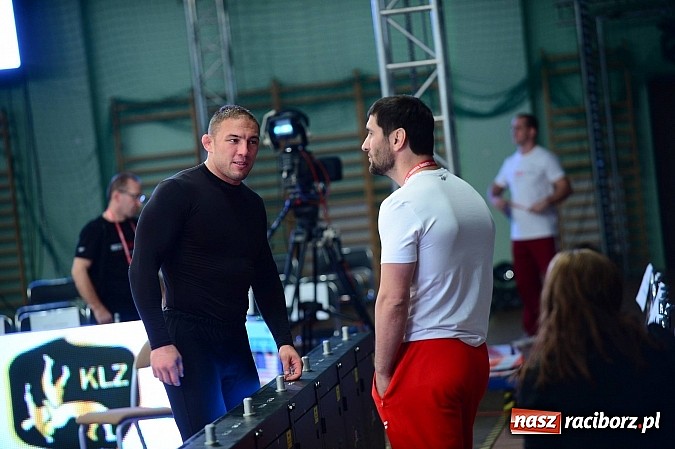 Zdjęcie w galerii na portalu naszraciborz.pl: Wielkie zapaśnicze show w Arenie Rafako. Polska vs reszta świata 4:5 wiadomości z regionu