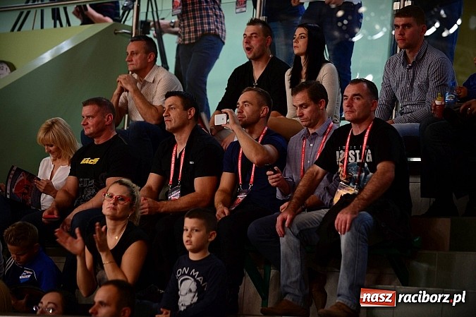 Zdjęcie w galerii na portalu naszraciborz.pl: Wielkie zapaśnicze show w Arenie Rafako. Polska vs reszta świata 4:5 wiadomości z regionu