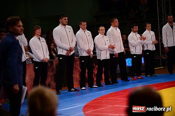 Zdjęcie w galerii na portalu naszraciborz.pl: Wielkie zapaśnicze show w Arenie Rafako. Polska vs reszta świata 4:5 wiadomości z regionu