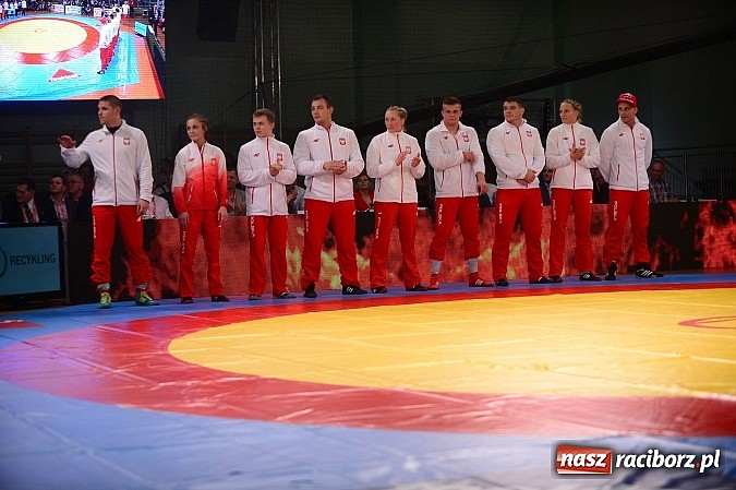 Zdjęcie w galerii na portalu naszraciborz.pl: Wielkie zapaśnicze show w Arenie Rafako. Polska vs reszta świata 4:5 wiadomości z regionu