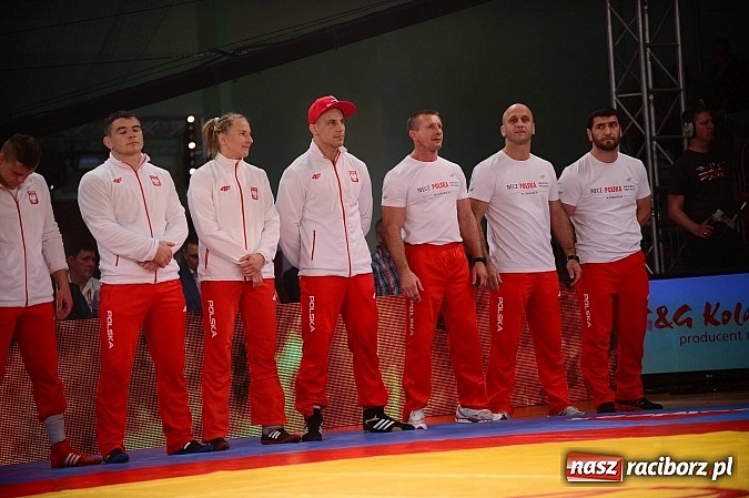 Zdjęcie w galerii na portalu naszraciborz.pl: Wielkie zapaśnicze show w Arenie Rafako. Polska vs reszta świata 4:5 wiadomości z regionu