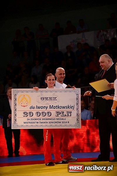 Zdjęcie w galerii na portalu naszraciborz.pl: Wielkie zapaśnicze show w Arenie Rafako. Polska vs reszta świata 4:5 wiadomości z regionu