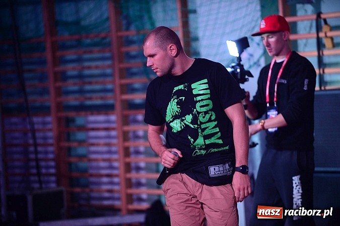 Zdjęcie w galerii na portalu naszraciborz.pl: Wielkie zapaśnicze show w Arenie Rafako. Polska vs reszta świata 4:5 wiadomości z regionu