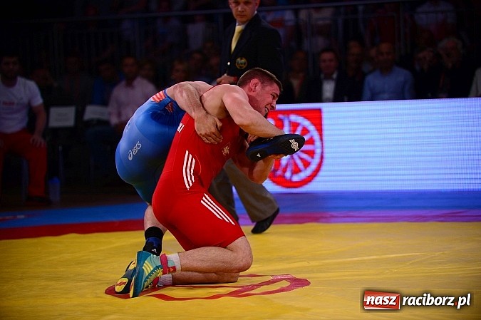 Zdjęcie w galerii na portalu naszraciborz.pl: Wielkie zapaśnicze show w Arenie Rafako. Polska vs reszta świata 4:5 wiadomości z regionu