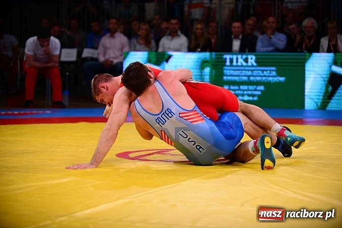 Zdjęcie w galerii na portalu naszraciborz.pl: Wielkie zapaśnicze show w Arenie Rafako. Polska vs reszta świata 4:5 wiadomości z regionu