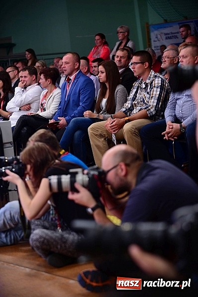 Zdjęcie w galerii na portalu naszraciborz.pl: Wielkie zapaśnicze show w Arenie Rafako. Polska vs reszta świata 4:5 wiadomości z regionu