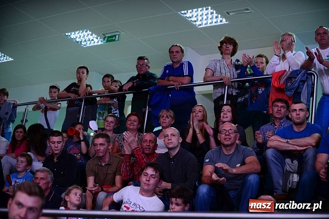 Zdjęcie w galerii na portalu naszraciborz.pl: Wielkie zapaśnicze show w Arenie Rafako. Polska vs reszta świata 4:5 wiadomości z regionu