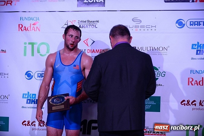 Zdjęcie w galerii na portalu naszraciborz.pl: Wielkie zapaśnicze show w Arenie Rafako. Polska vs reszta świata 4:5 wiadomości z regionu