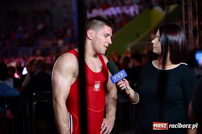 Zdjęcie w galerii na portalu naszraciborz.pl: Wielkie zapaśnicze show w Arenie Rafako. Polska vs reszta świata 4:5 wiadomości z regionu