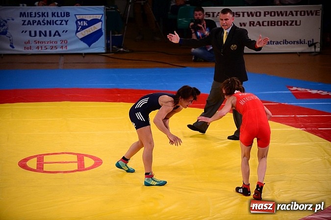 Zdjęcie w galerii na portalu naszraciborz.pl: Wielkie zapaśnicze show w Arenie Rafako. Polska vs reszta świata 4:5 wiadomości z regionu