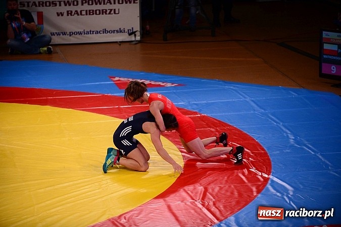 Zdjęcie w galerii na portalu naszraciborz.pl: Wielkie zapaśnicze show w Arenie Rafako. Polska vs reszta świata 4:5 wiadomości z regionu