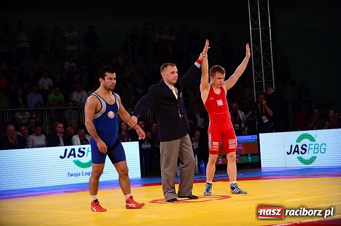 Zdjęcie w galerii na portalu naszraciborz.pl: Wielkie zapaśnicze show w Arenie Rafako. Polska vs reszta świata 4:5 wiadomości z regionu