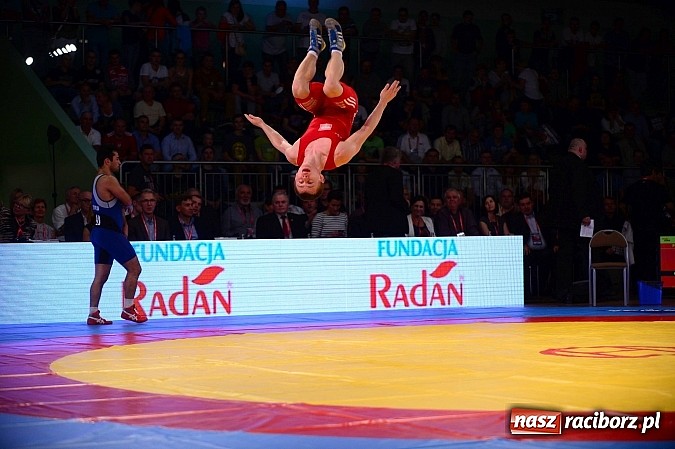 Zdjęcie w galerii na portalu naszraciborz.pl: Wielkie zapaśnicze show w Arenie Rafako. Polska vs reszta świata 4:5 wiadomości z regionu