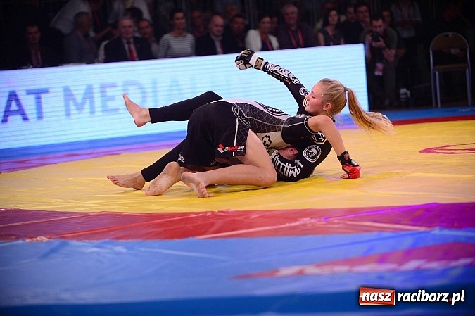 Zdjęcie w galerii na portalu naszraciborz.pl: Wielkie zapaśnicze show w Arenie Rafako. Polska vs reszta świata 4:5 wiadomości z regionu