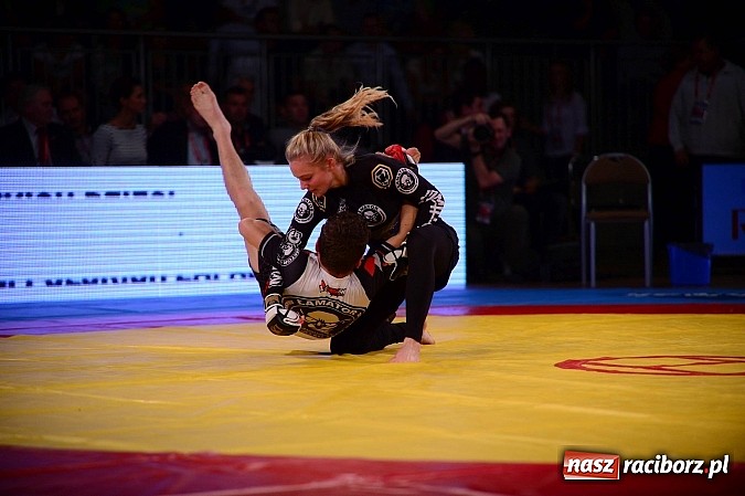 Zdjęcie w galerii na portalu naszraciborz.pl: Wielkie zapaśnicze show w Arenie Rafako. Polska vs reszta świata 4:5 wiadomości z regionu