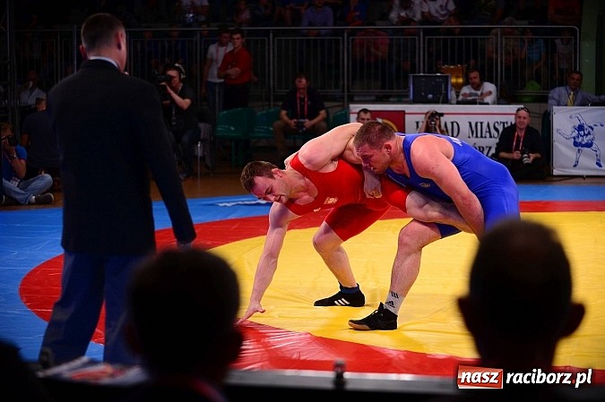 Zdjęcie w galerii na portalu naszraciborz.pl: Wielkie zapaśnicze show w Arenie Rafako. Polska vs reszta świata 4:5 wiadomości z regionu