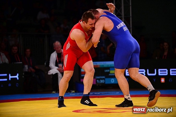 Zdjęcie w galerii na portalu naszraciborz.pl: Wielkie zapaśnicze show w Arenie Rafako. Polska vs reszta świata 4:5 wiadomości z regionu