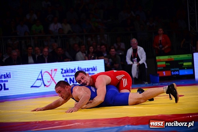 Zdjęcie w galerii na portalu naszraciborz.pl: Wielkie zapaśnicze show w Arenie Rafako. Polska vs reszta świata 4:5 wiadomości z regionu