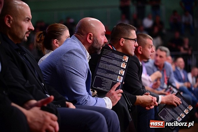 Zdjęcie w galerii na portalu naszraciborz.pl: Wielkie zapaśnicze show w Arenie Rafako. Polska vs reszta świata 4:5 wiadomości z regionu